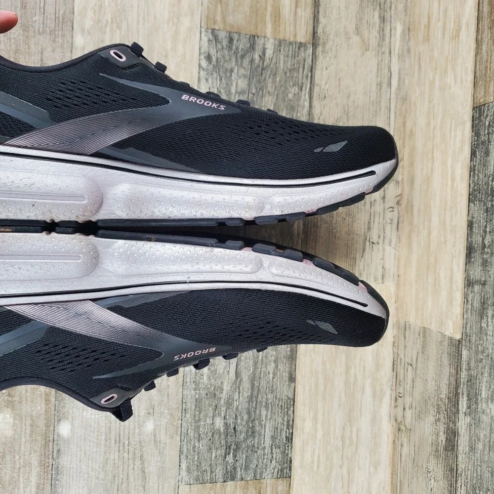 Brooks excellent blue
